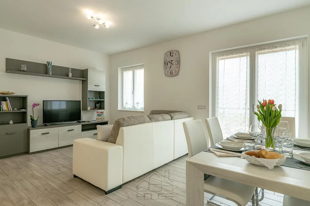 Dea House Apartment Nesso