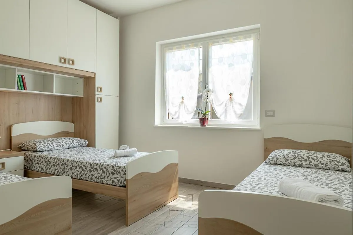 Dea House Apartment Nesso